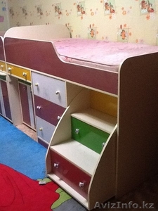 Детская мебель с матрасами для двух  человек.А также есть шкафчики для одежды - Изображение #1, Объявление #1117985
