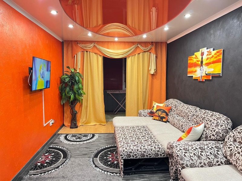 Сдаю 2 ком кв в центре города 6 микр 40 дом  3 спальных места! - Изображение #2, Объявление #1670363